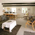 Gorgeous Home In Humble With Wifi Tatil Evi
