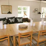 Tatil Evi Gorgeous Home In Humble With Wifi