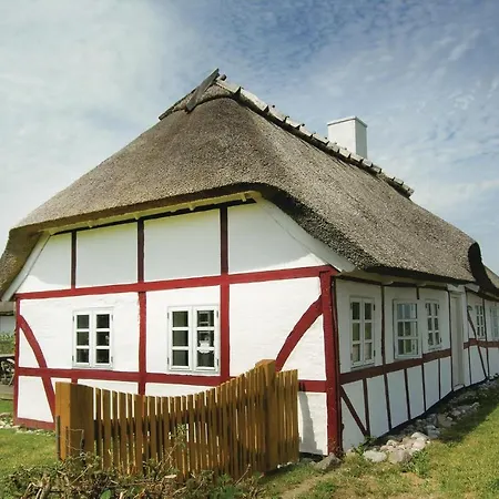 Prázdninový dům 3 Bedroom Lovely In *