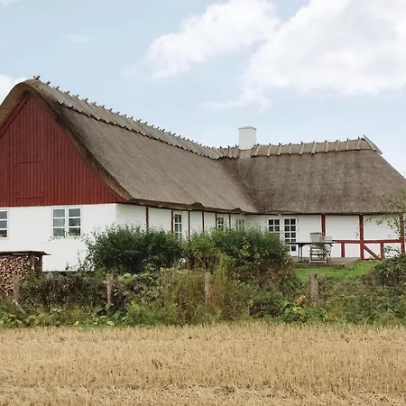 3 Bedroom Lovely In Prázdninový dům