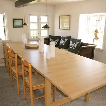 Prázdninový dům 3 Bedroom Lovely In *