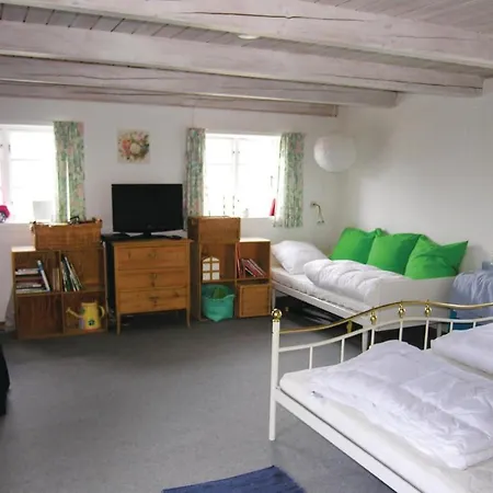 3 Bedroom Lovely In Prázdninový dům *