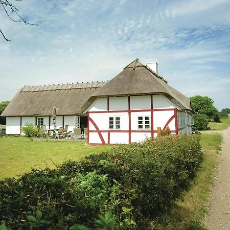 3 Bedroom Lovely In Prázdninový dům