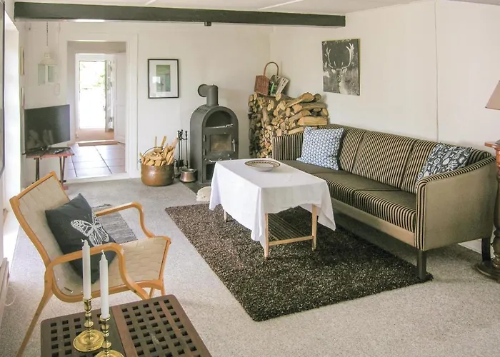 別荘 3 Bedroom Lovely In Nordenbro Vesteregn