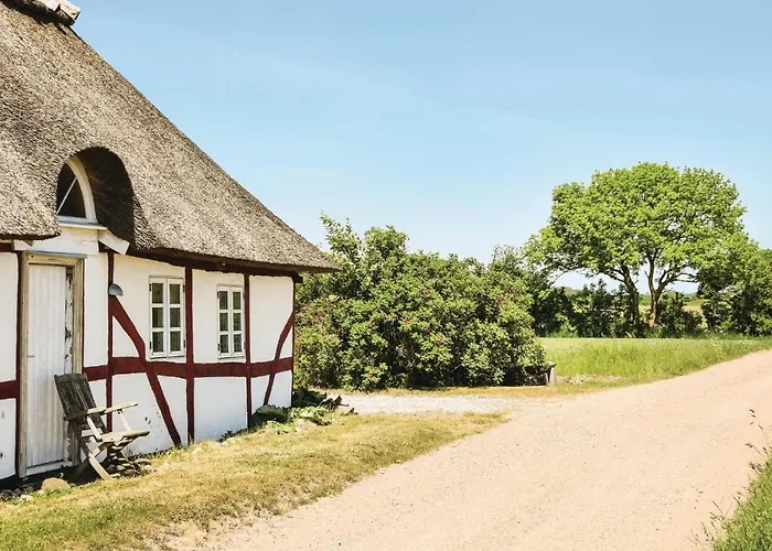 別荘 3 Bedroom Lovely In Nordenbro Vesteregn