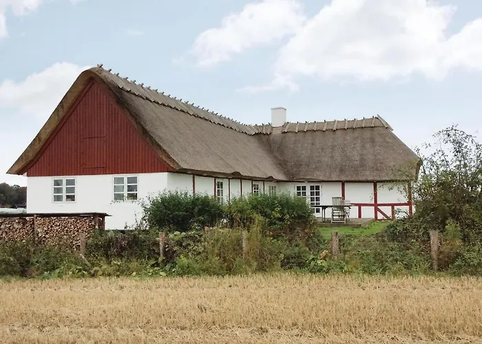 3 Bedroom Lovely In 別荘