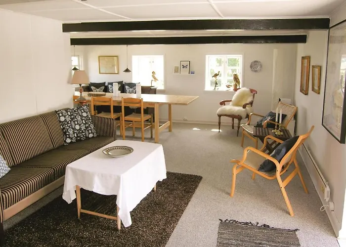 3 Bedroom Lovely In 別荘